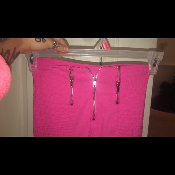 Pink Mini Skirt with Zippers - Picture 3 of 3